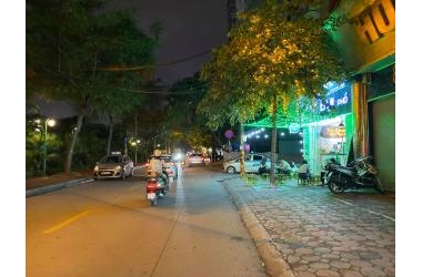 BÁN NHÀ CẦU GIẤY, ĐẸP MÊ LY, LÔ GÓC - Ô TÔ ĐỖ CỔNG - SÁT PHỐ, TOÀN NGHỆ SỸ - 40M2, 5 TẦNG. GIÁ CHỈ 4,25 TỶ. BAY NHANH!!!